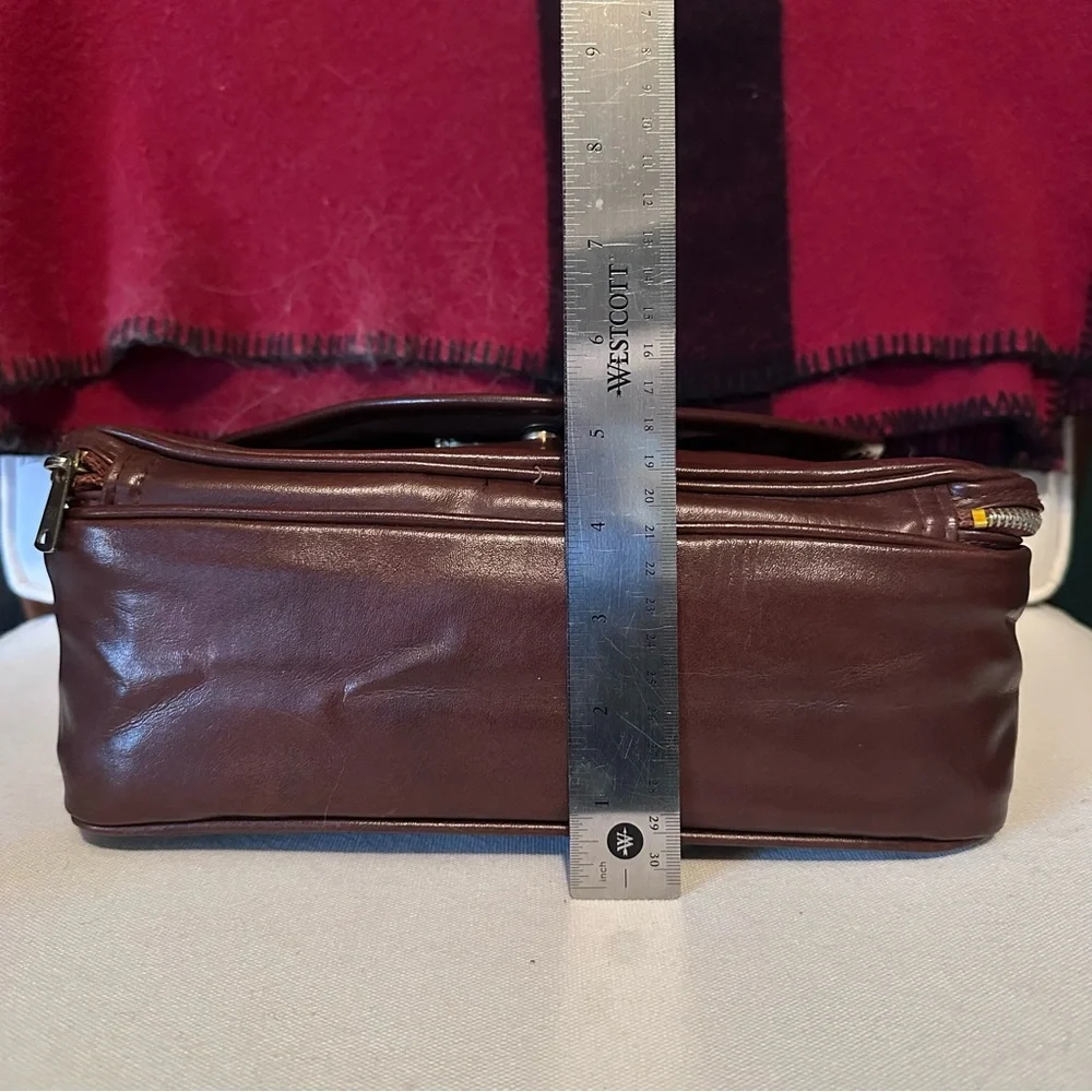 Adorable VGUC Vintage Brown Naugahyde Tandem Handbag - Picture 5 of 12